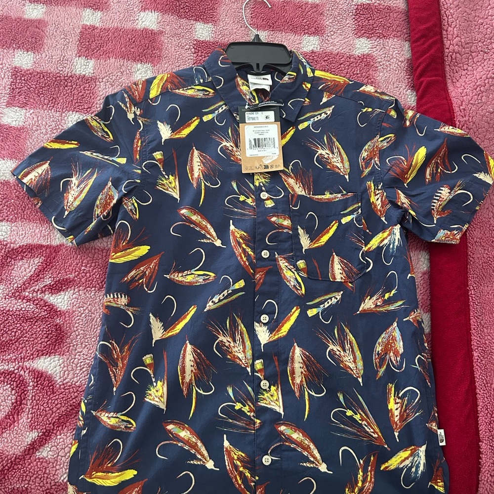 The North Face Men's Navy Feather Pattern buckle up shirt